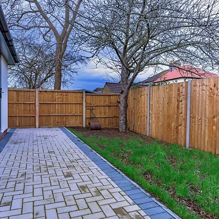 Feriehus Cosy Single Storey With Garden, Parking *