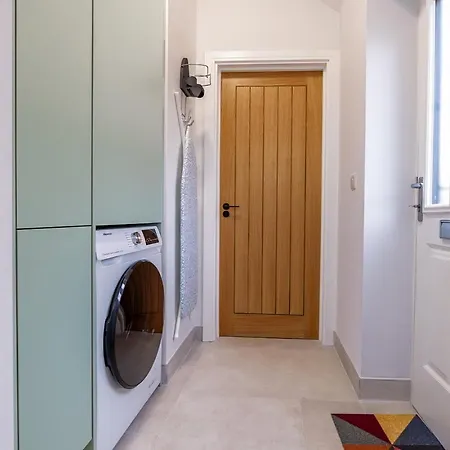 度假居 Cozy Near Concorde Museum W/ Backyard 布里斯托